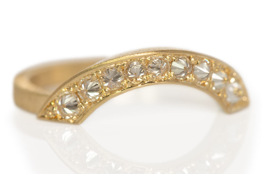 Inverted Diamond Arc Band
