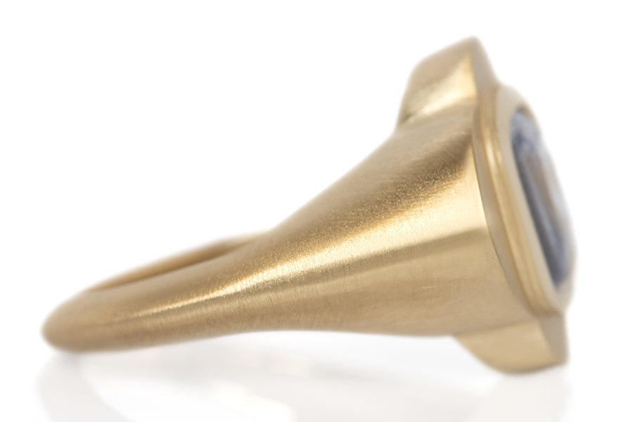 Lavender Sapphire Signet ring